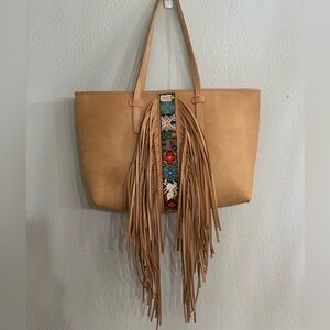 🪩🪶Consuela Shakira Breezy Tote🪶🪩